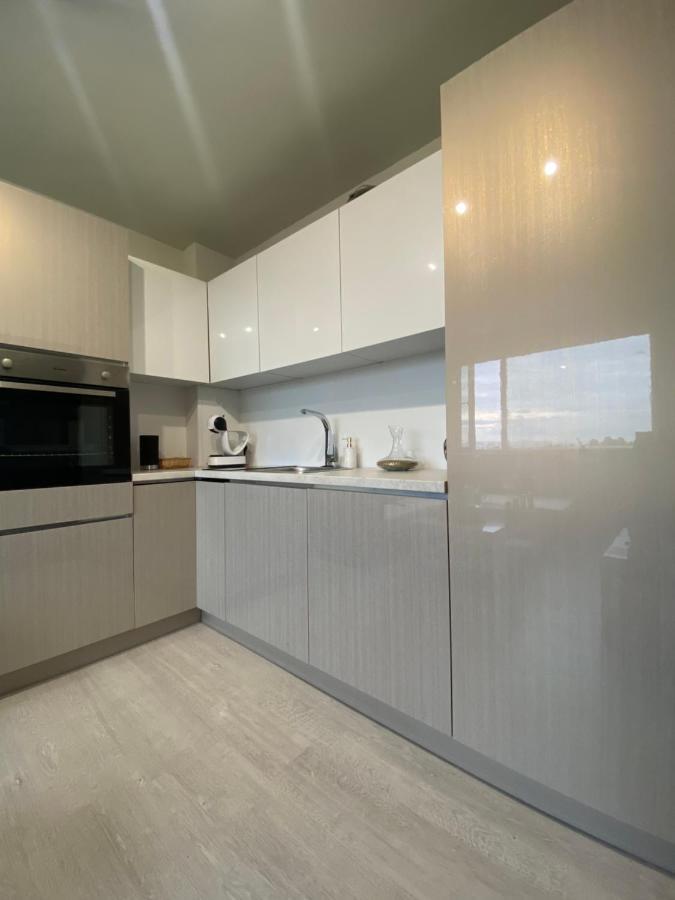 Brand New And Modern Apartment Directly Next To The Metro Station София Экстерьер фото